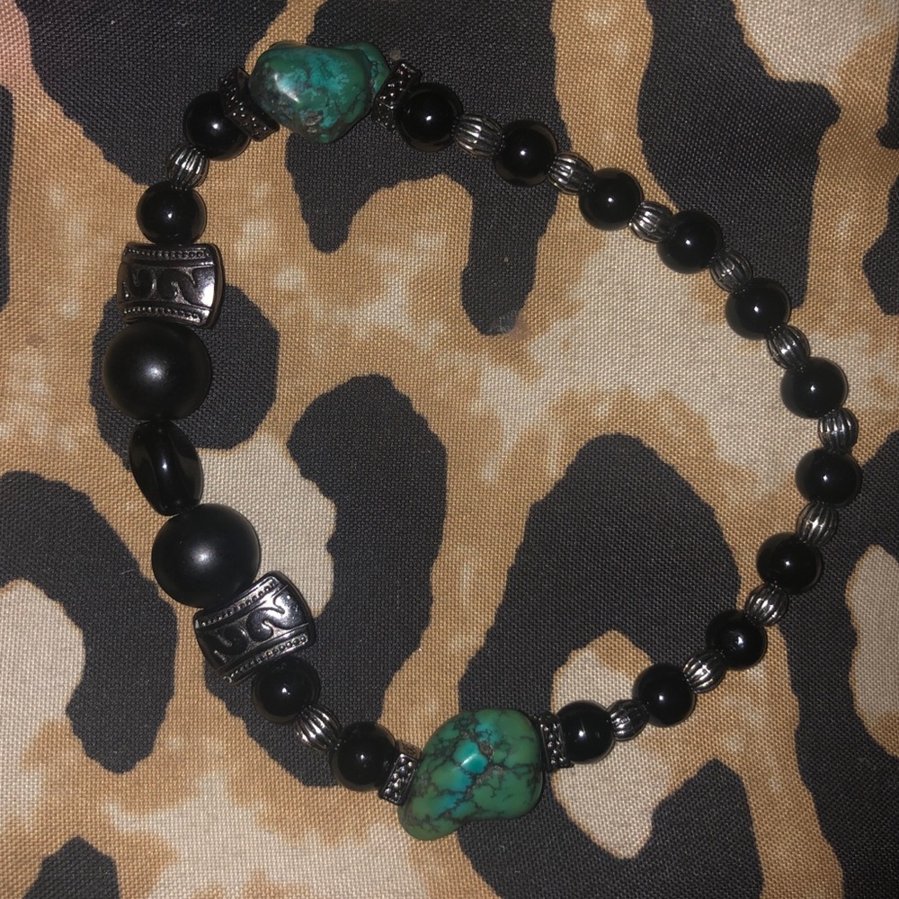 ⭐️ • Black beaded bracelet